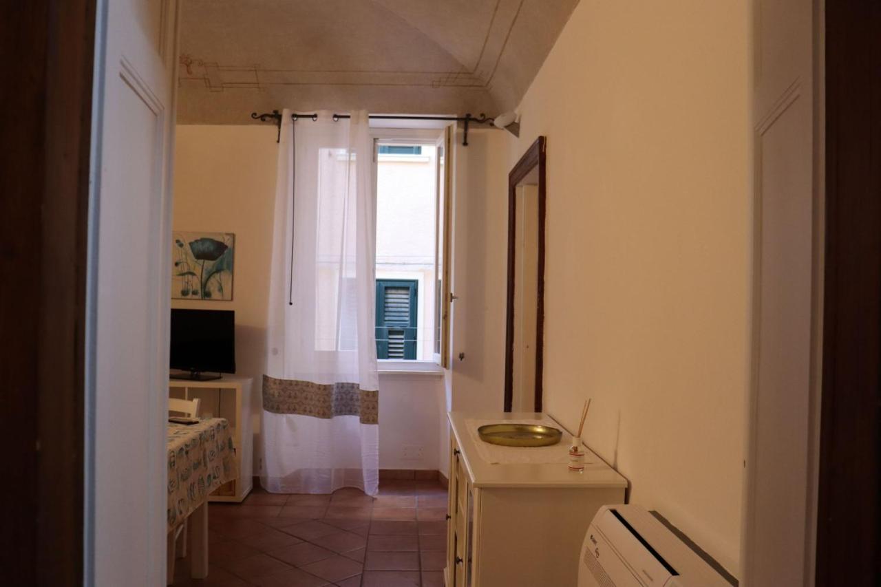 Carlo Alberto Apartment, Alghero Old Town, Near The Beach Bagian luar foto