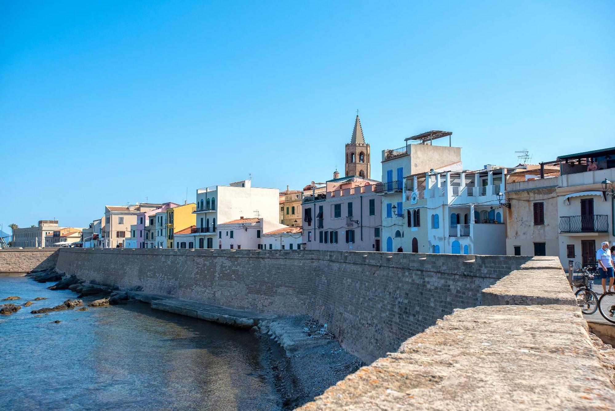 Carlo Alberto Apartment, Alghero Old Town, Near The Beach Bagian luar foto